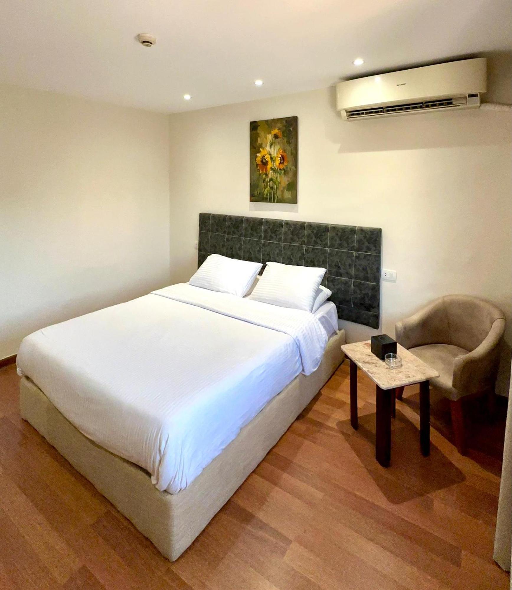 Royal Marshal Hotel